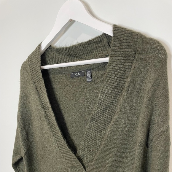 RDI Nordstrom Deep V-Neck Tunic Knit Sweater - Picture 2 of 6